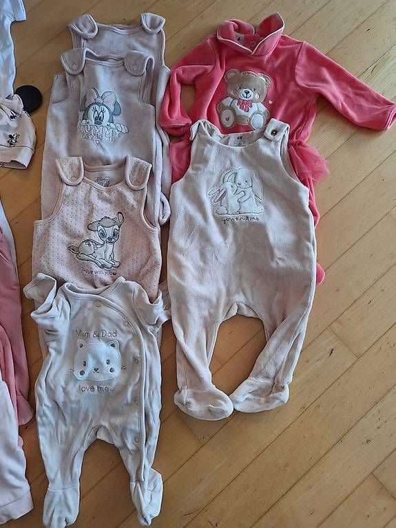 Lotti & Set di vestiti: Babykleider - Mädchen - Grösse 50/56 – Usato da Niederteufen venduto da MCVetsch 1