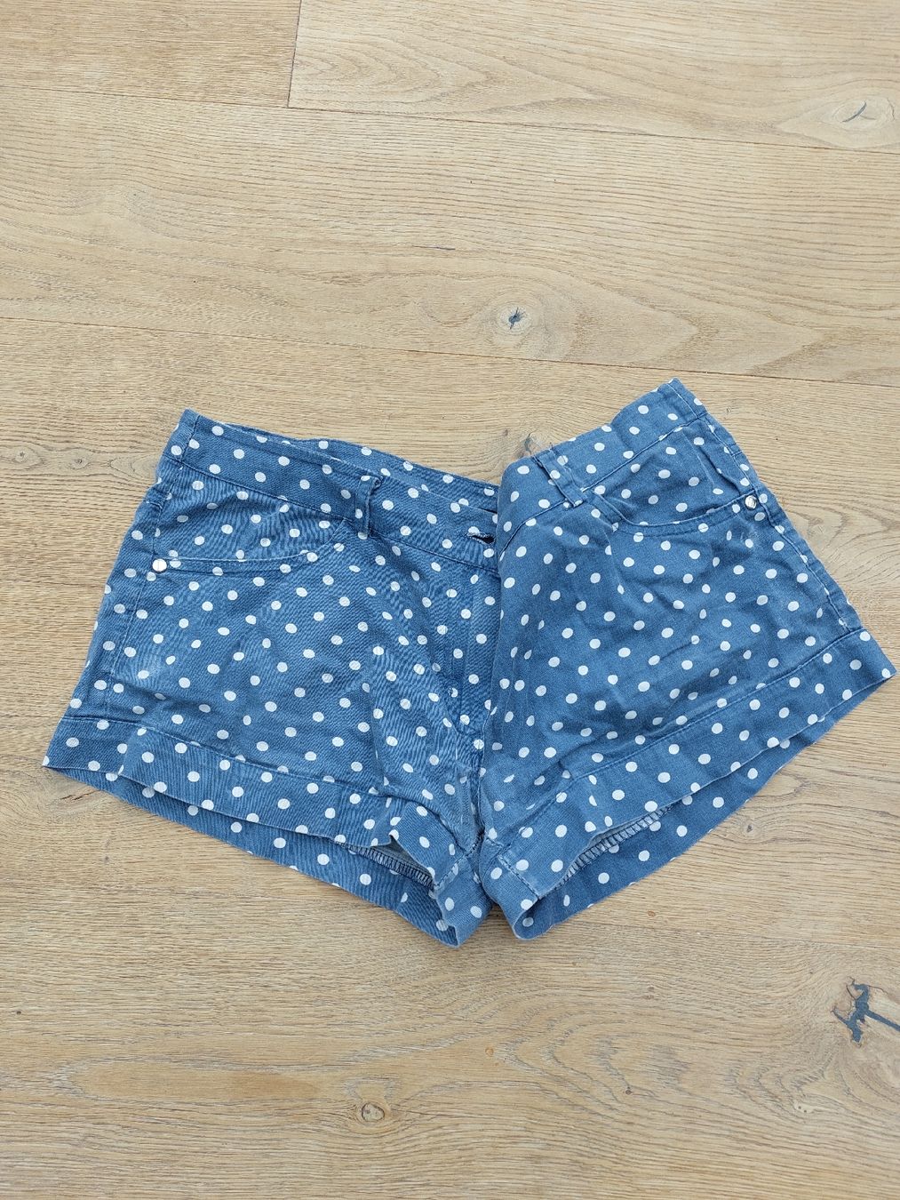 Pantaloni: shorts – Usato da Abtwil SG venduto da brigittep