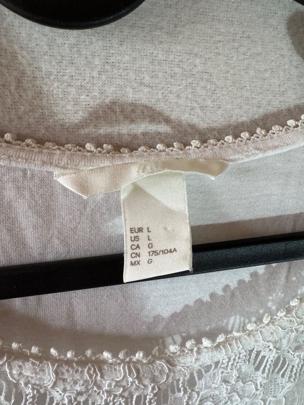 H&M Top: Süsses Top mit Spitze von H&M Gr. L – Usato da Grosswangen venduto da SALE_SALE_SALE 1