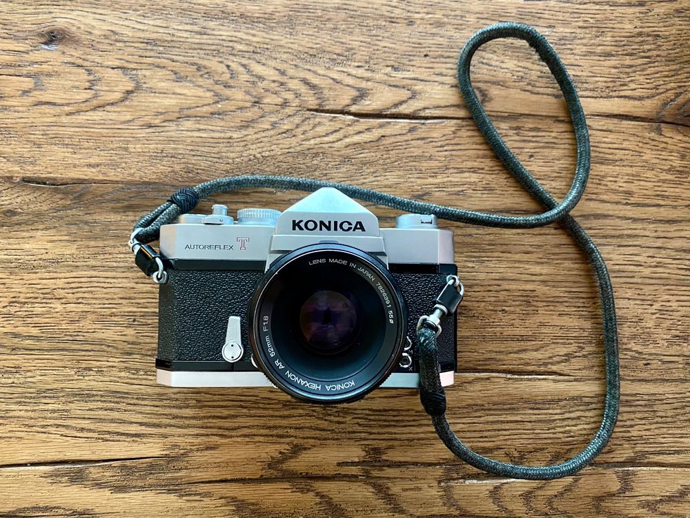 Konica Autoreflex T, inklusive hochwertiger Ledertasche 1