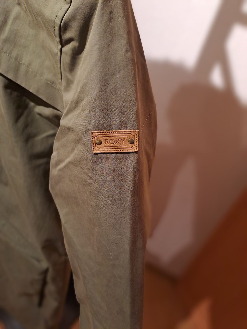 Roxy Giacche: Manteau d'hiver Roxy, taille S – Usato da Valeyres-sous-Montagny venduto da Romy. 3