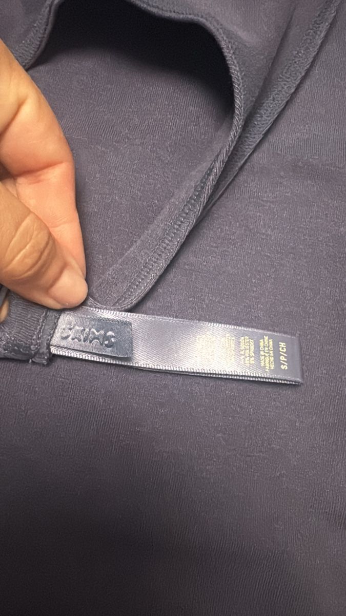 Skims Top: Skims tg S – Nuovo (secondo la descrizione) da cadempino venduto da Vales34 2