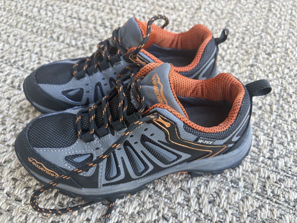 Scarpe da uomo: Wanderschuhe Gr. 36 neuwertig  – Usato da Rothrist venduto da Shaun8