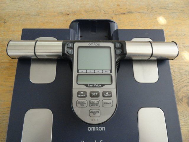Omron Misurare: Omron BF511 Personenwaage – Usato da Wil SG venduto da Zwillinge0 1