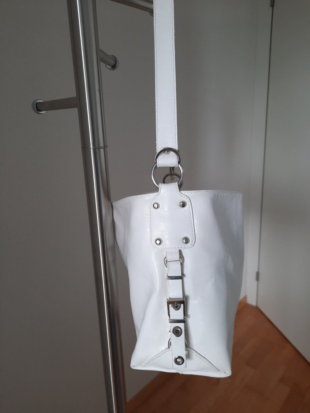 Borse da donna: Weisse Ledertasche – Usato da Zug venduto da Alpenrose353 1