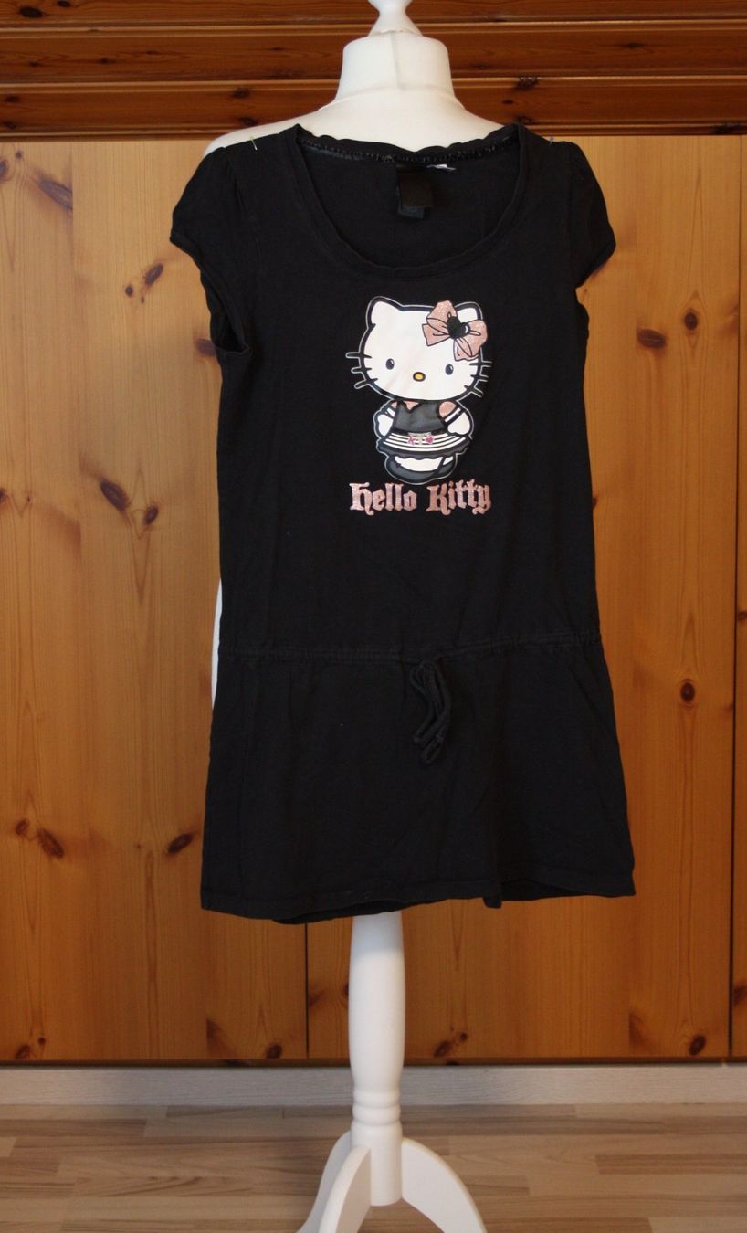 Vestiti: Mini - Kleid HELLO KITTY schwarz - bunt Gr. M – Usato da Flüelen venduto da Diversicum-Textil