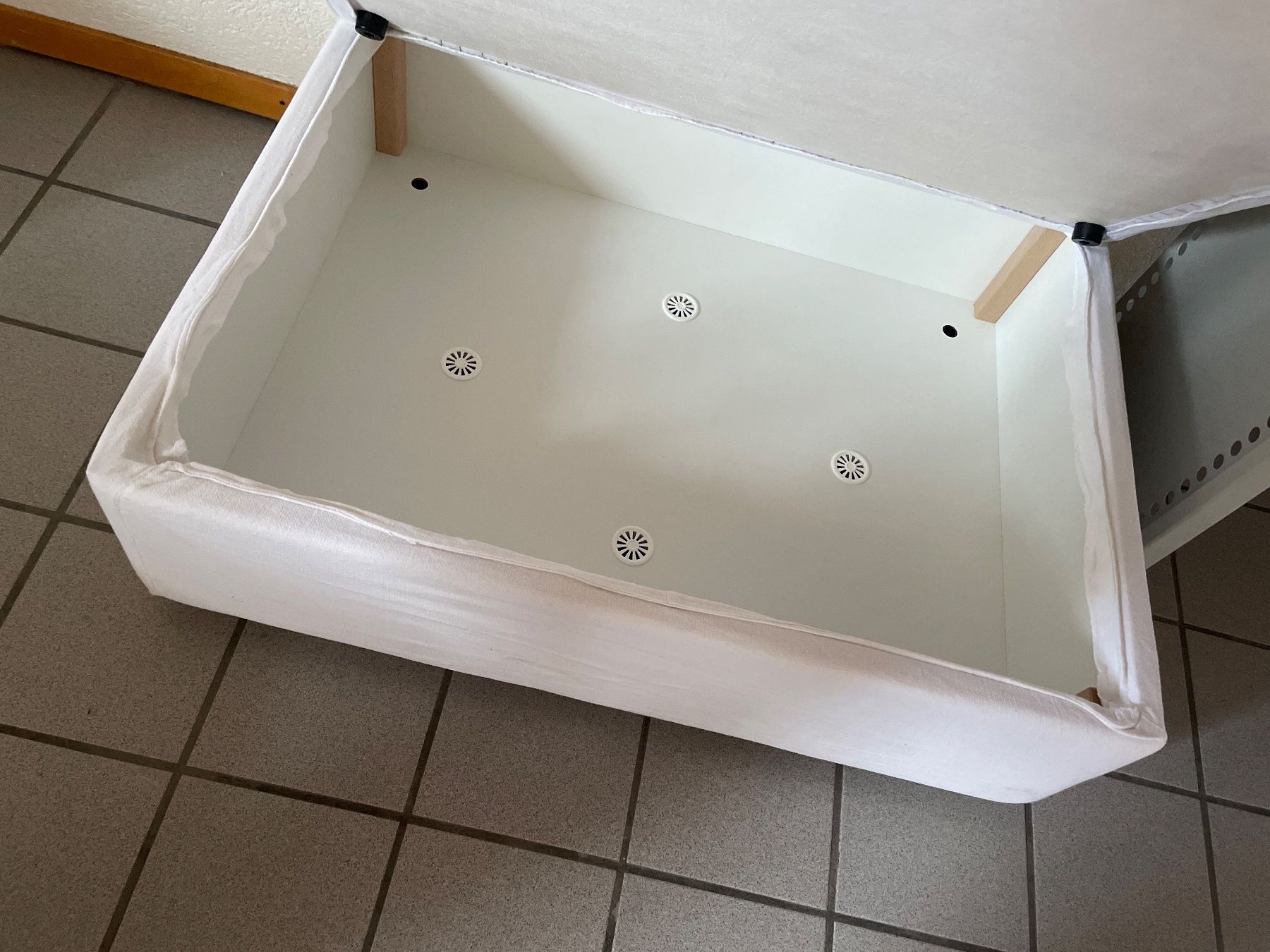 Ikea Divani: Canapé Ikea Kivik blanc – Usato da Delémont venduto da LeRistou 5