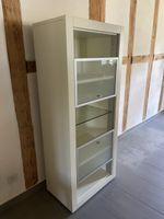 Sehr schönes Vitrinen-Möbel mit Glastüren, weiss, gute Quali