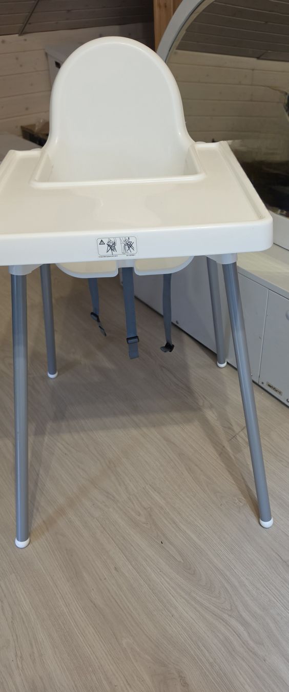 Ikea Chaises hautes: Kindersitz – D'occasion à Dintikon par j.ebner