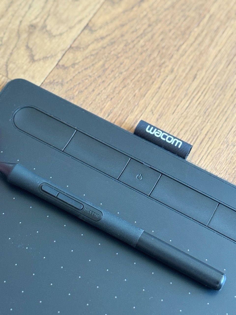 Wacom Tablet PC: Wacom Intuos Bluetooth Grafiktablett mit Stift – Nuovo (secondo la descrizione) da Riehen venduto da lor_d5w8 1