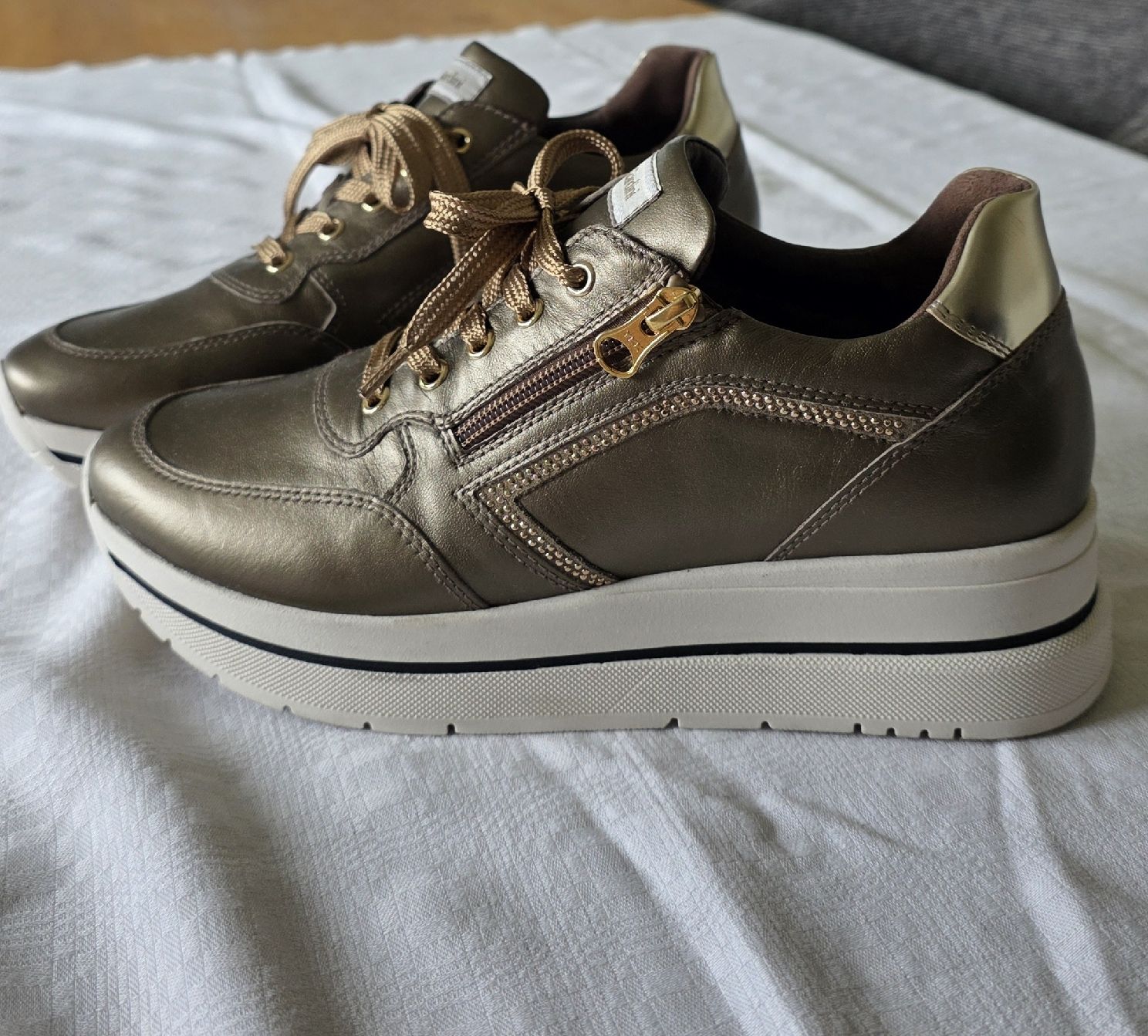 Scarpe da donna: Tolle Sneaker von "NERO GIARDINI" Gr. 39 – Nuovo (secondo la descrizione) da Schneisingen venduto da backstore24