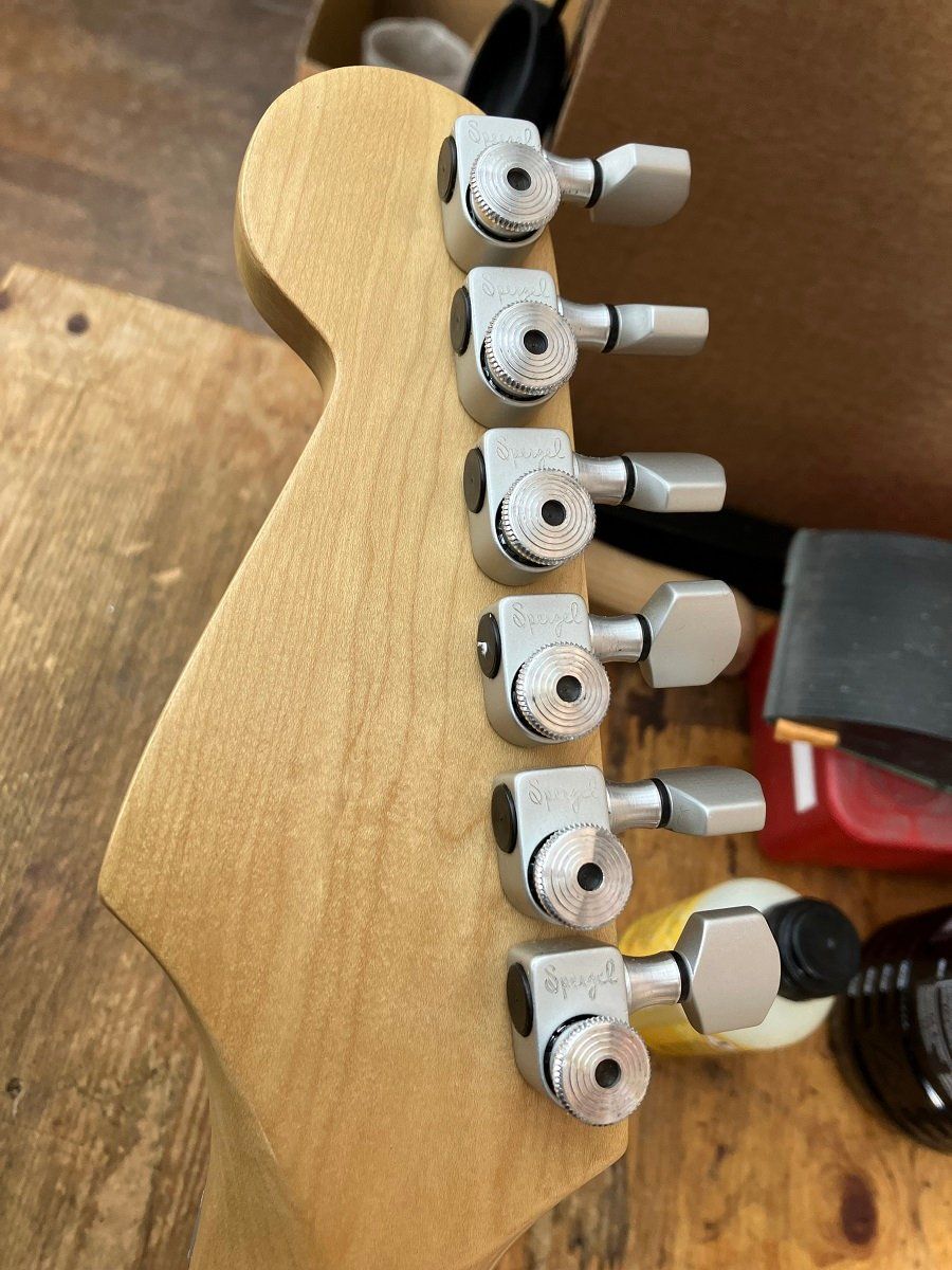 Fender Strumenti musicali: Fender Stratocaster Plus 1988 – Usato da Zofingen venduto da bjmusic 4