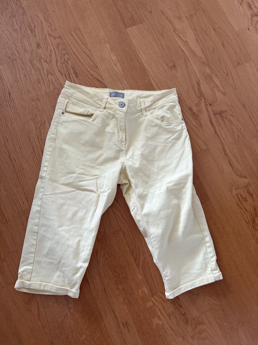Pantaloni: Damen Shorts Hosen Grösse 36 – Usato da Beromünster venduto da msklef