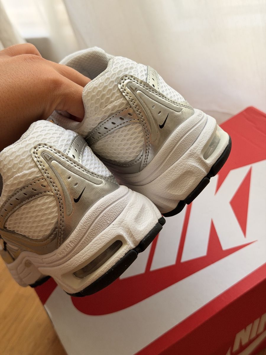 Nike Scarpe da uomo: Nike Moto 2k blanc taille 39 – Nuovo e nell'imballaggio originale da Le Lignon venduto da Ana2831 2