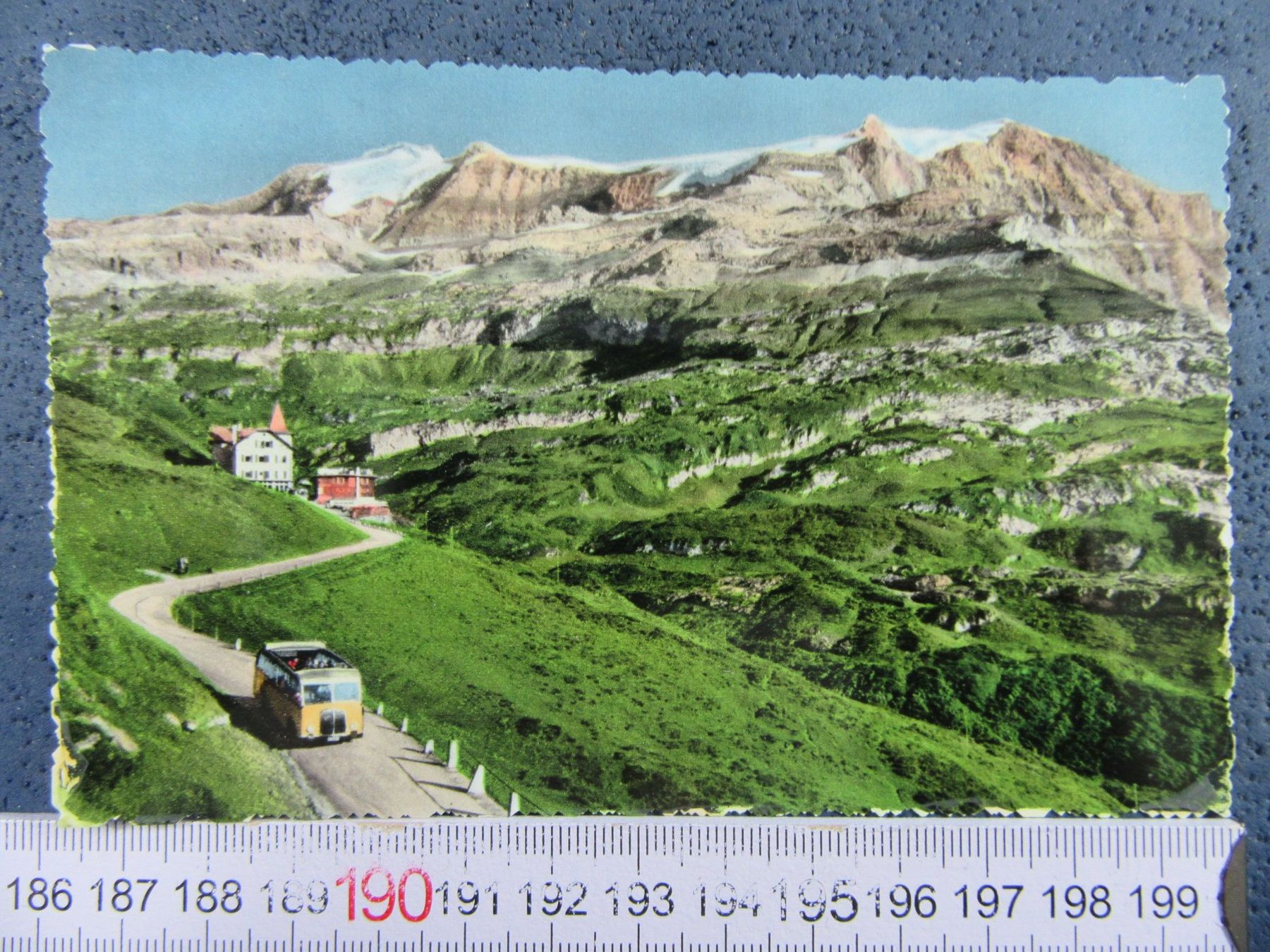 Cartoline postali: SAURER OLDTIMER POSTAUTO KLAUSENPASS-HÖHE URI AK – Usato da Ettingen venduto da Hausi4711