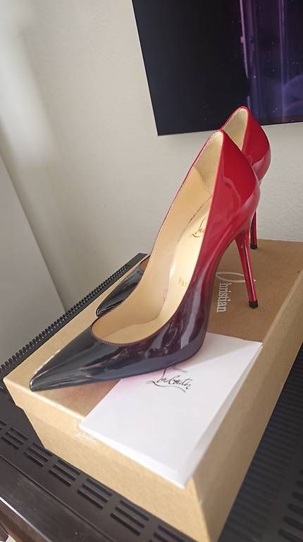 Scarpe da donna: Chaussures à talons Louboutin – Usato da Lausanne venduto da pat_6plk 1