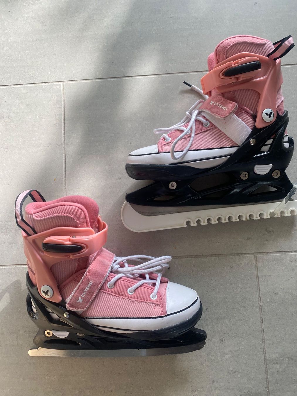 Pattini da ghiaccio: Schlittschuhe EXTEND rosa Converse Style - Grösse 33 - 36 – Usato da Uetikon am See venduto da cristalllina 2