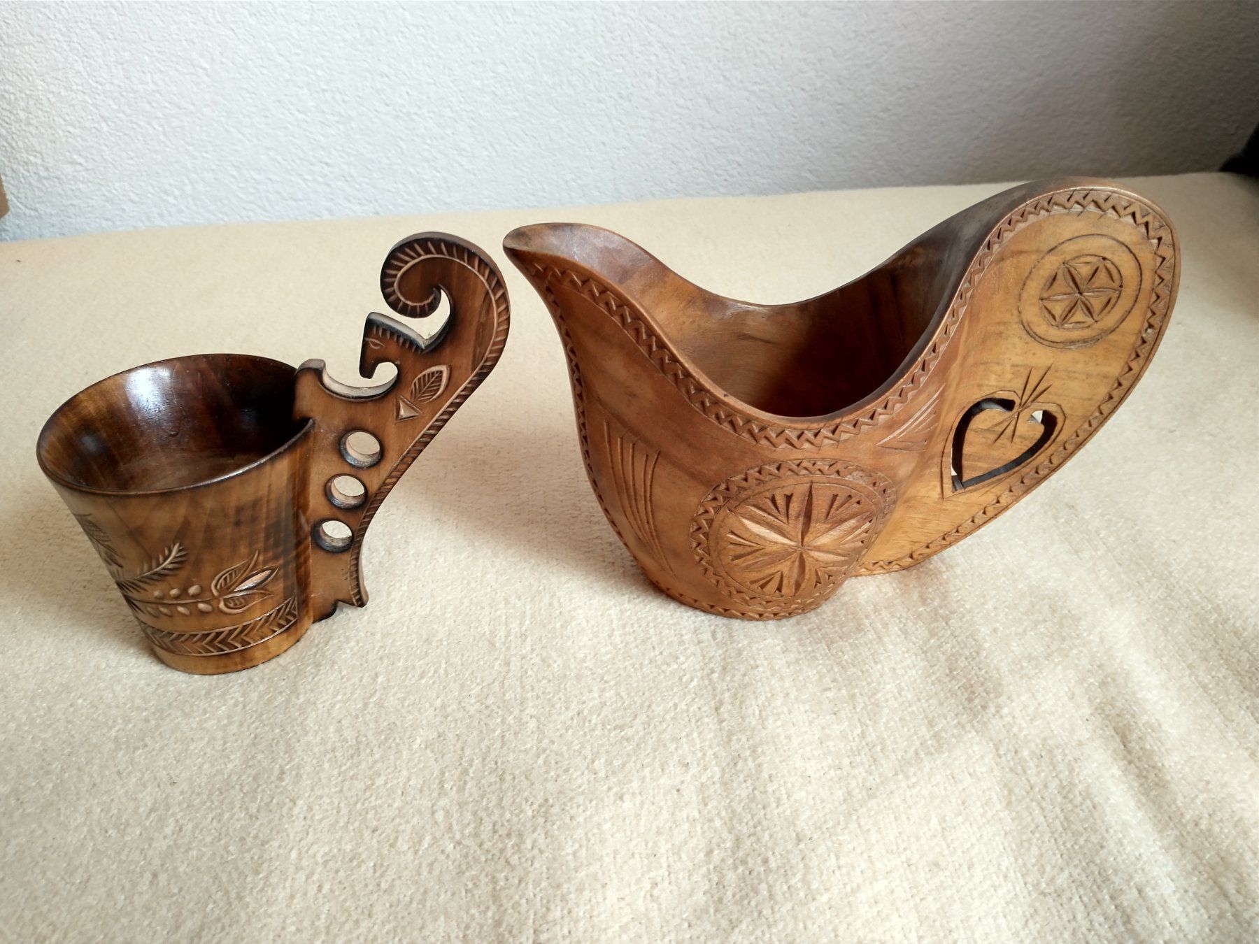 Set di piatti: Handgeschnitzte Holzgefässe, dekorativ – Usato da Löhningen venduto da Chimae67 9