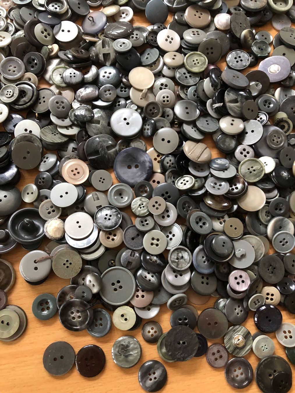 Bottoni: Lot Knöpfe in Grau ca. 800 gr. – Usato da Sirnach venduto da Goforit2001 7