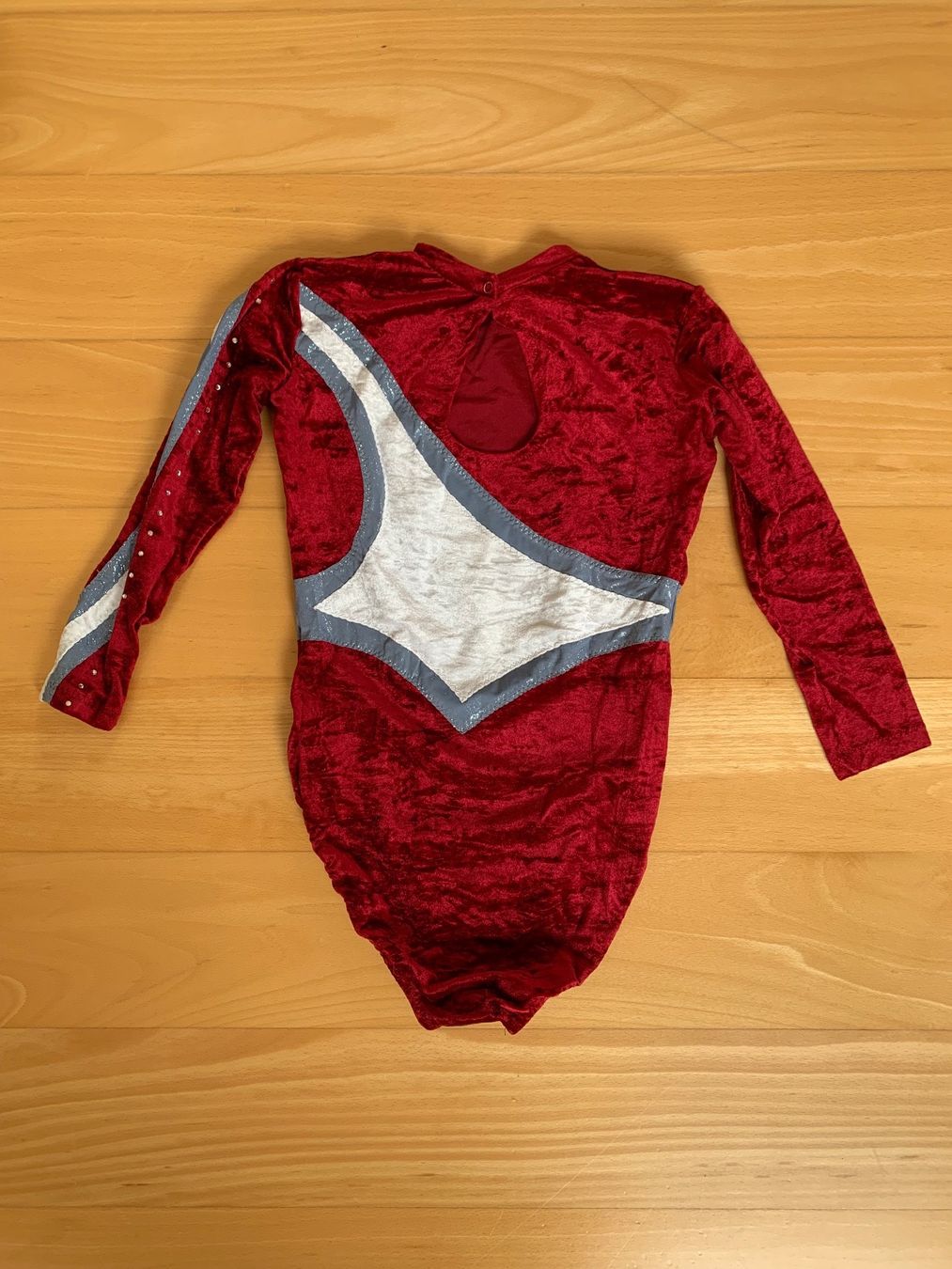 Trainer, Turnhosen & -trikots: Turnkleid 11-13J. – Gebraucht aus Wetzikon ZH von dekruc 1