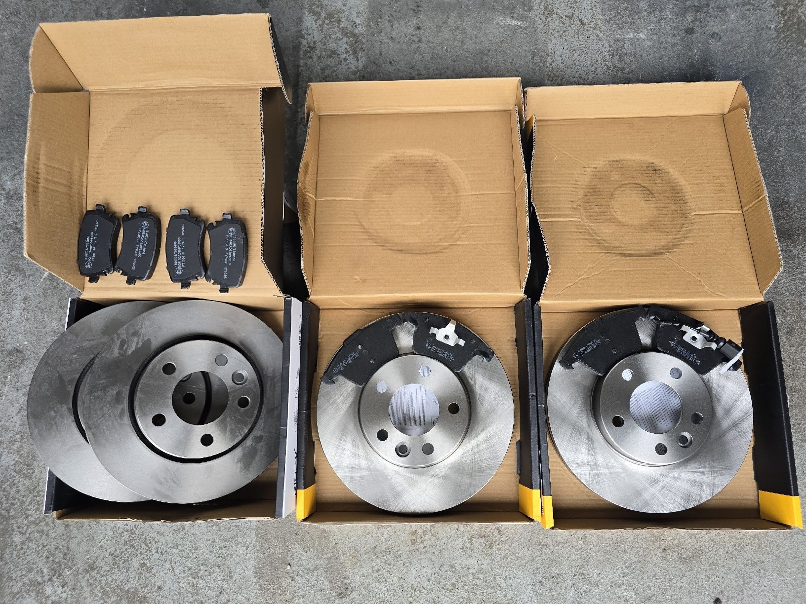 VW Tutti pezzi di ricambio auto: Bremsensatz VW Transporter T6 Bus – Nuovo e nell'imballaggio originale da Menziken venduto da JJRacing