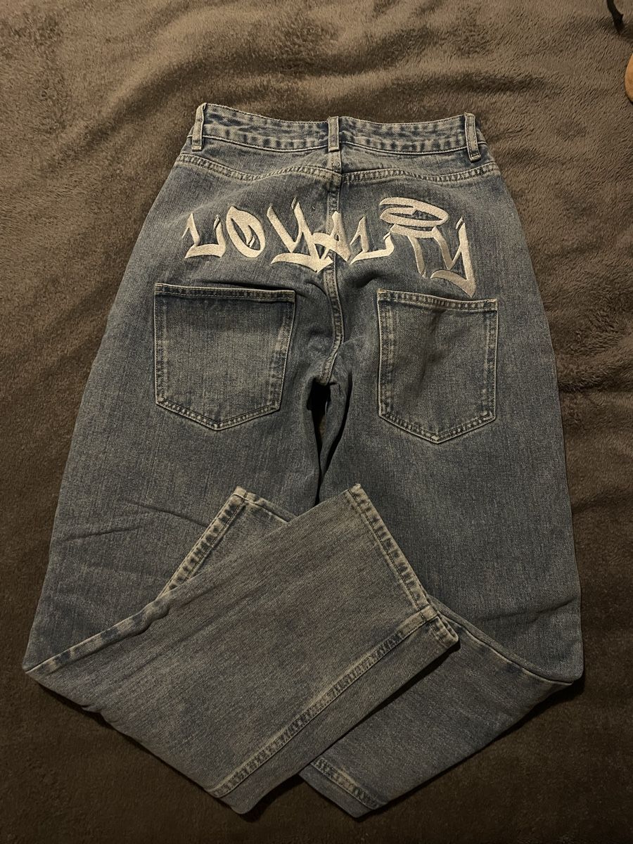 Jeans: Jeans avec écriture derrière – Nuovo (secondo la descrizione) da Ponts-de-Martel venduto da Manon_.brs