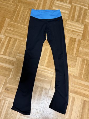 Legging pattinage noir avec ceinture bleue 