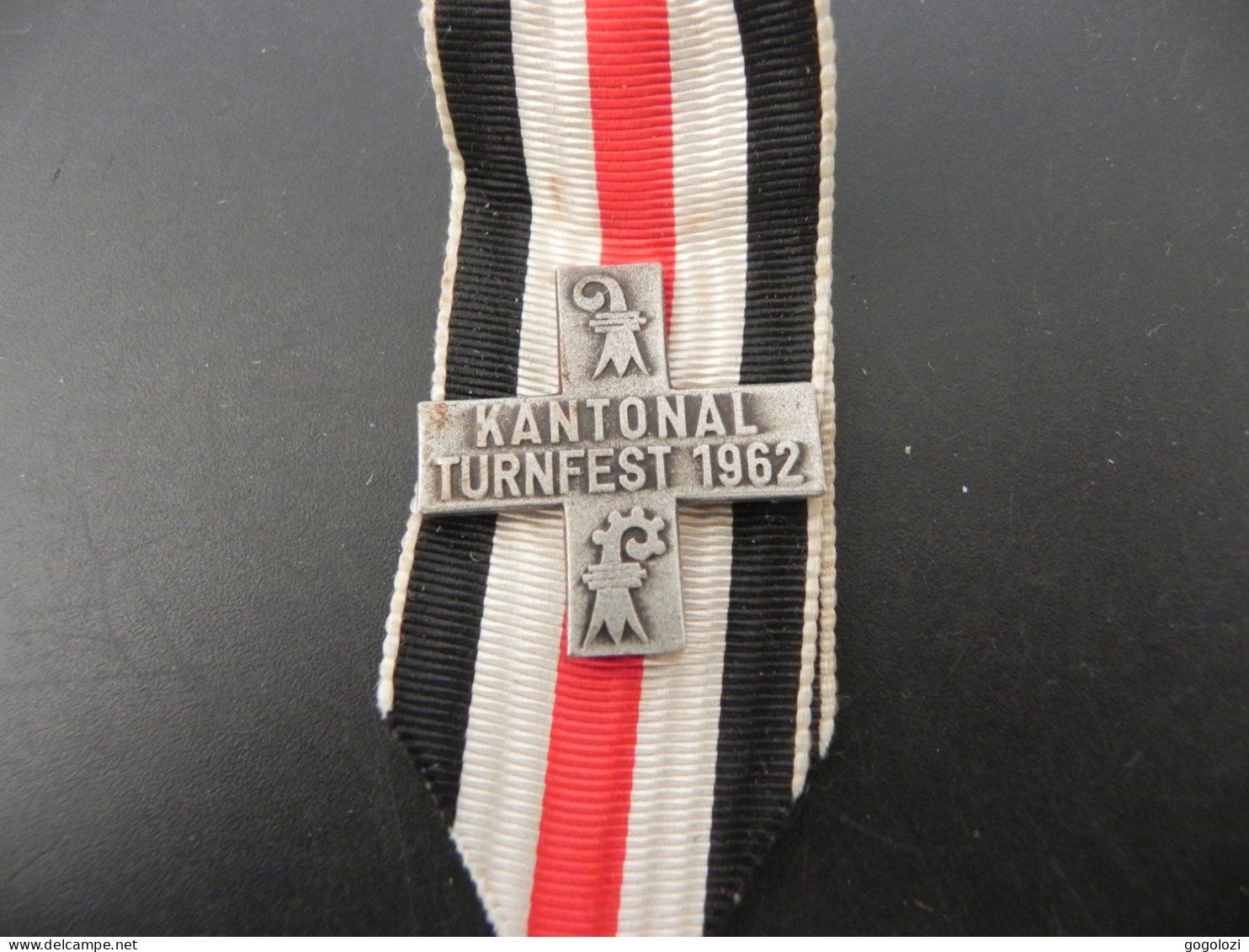 Broschen & Nadeln: Turnkreuz Beider Basel 1962 – Gebraucht aus Biel/Bienne von Gogolozi 1