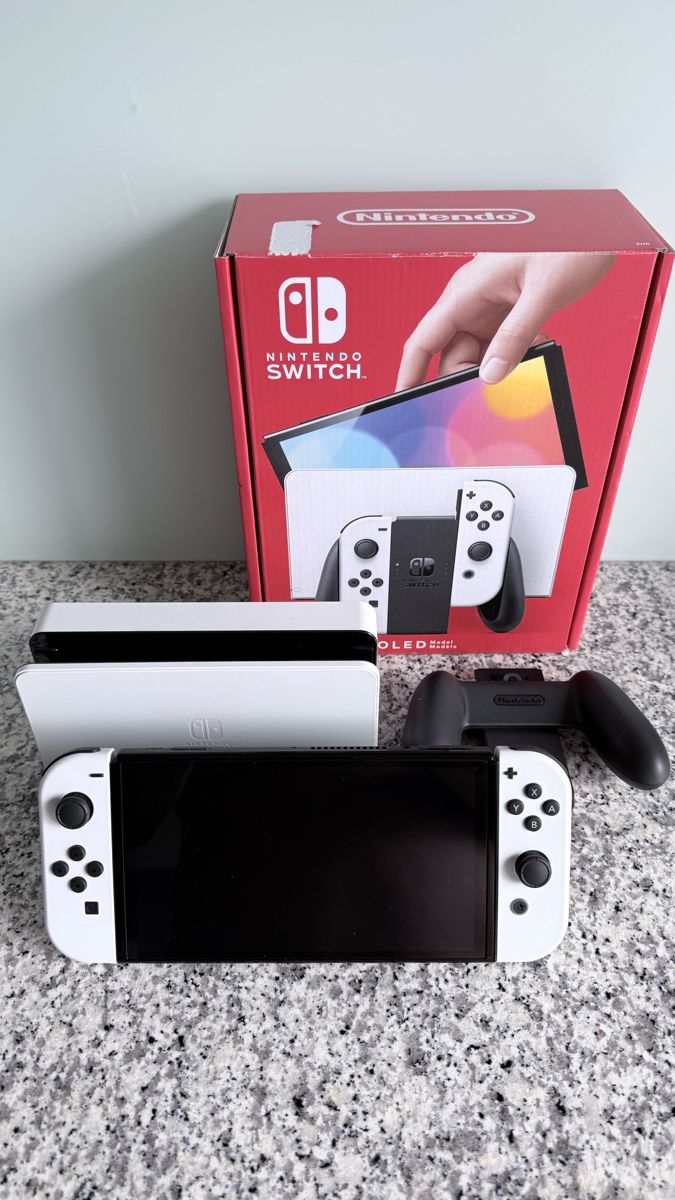 Nintendo Console: Nintendo Switch OLED Modell – Usato da Basel venduto da stalders72 1