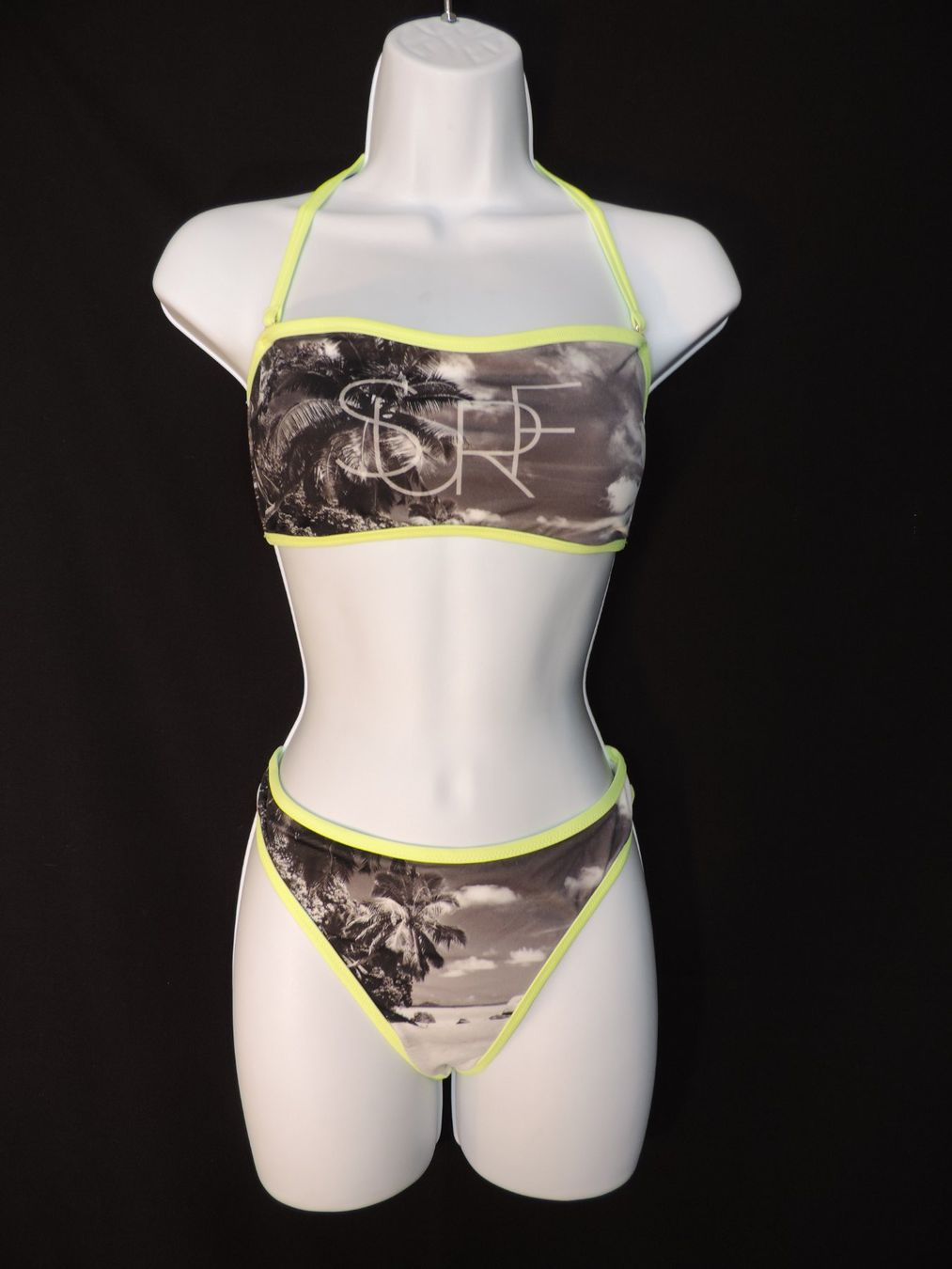 Costumi da bagno & Bikini: maillot de bain 2 pièces tropical jaune fluo – Usato da Genève venduto da Axelle333 1