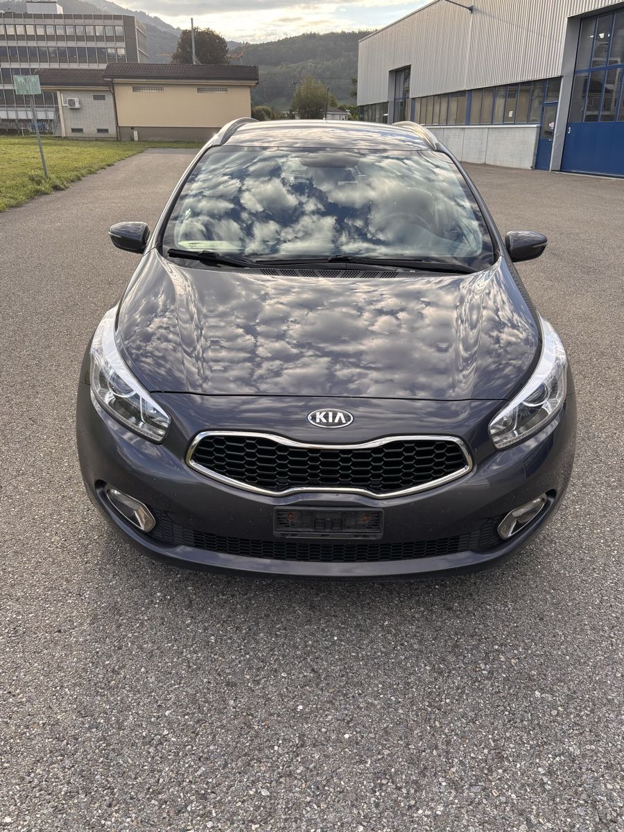 Kia Automobili: Kia Ceed 1.6 GDI Kombi – Usato da Kriessern venduto da chickenugget8080 1