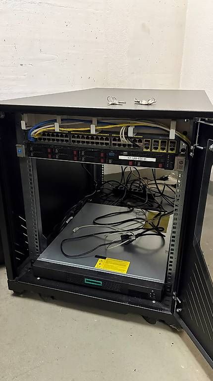 Racks & Ständer: Serverrack 19zoll – Gebraucht aus Tenero von Lucianoambrogi