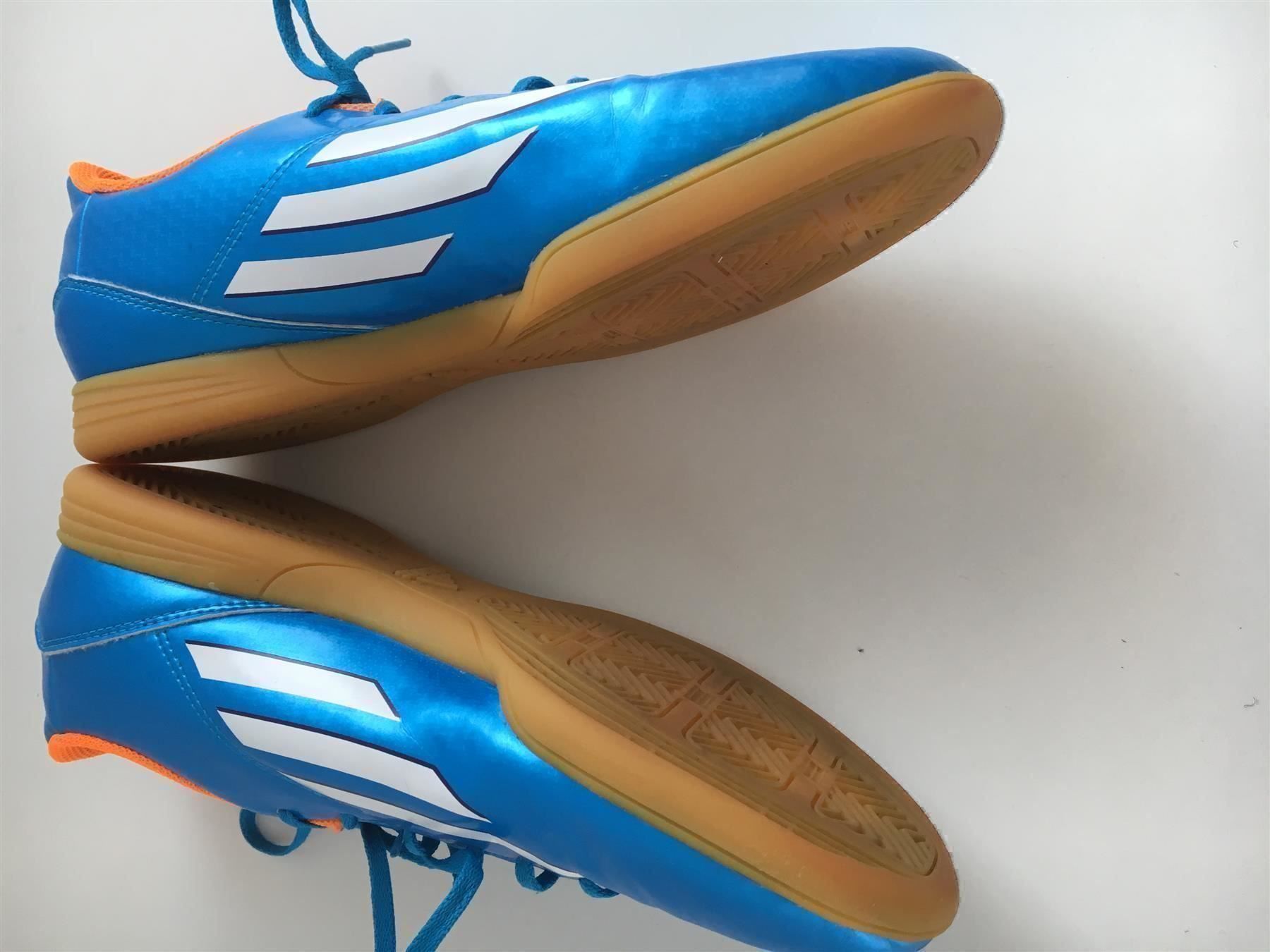 Adidas Scarpe da uomo: ***** Blau/orangefarbene Adidas Basket – Nuovo e nell'imballaggio originale da Villaz-St-Pierre venduto da Ubid 2