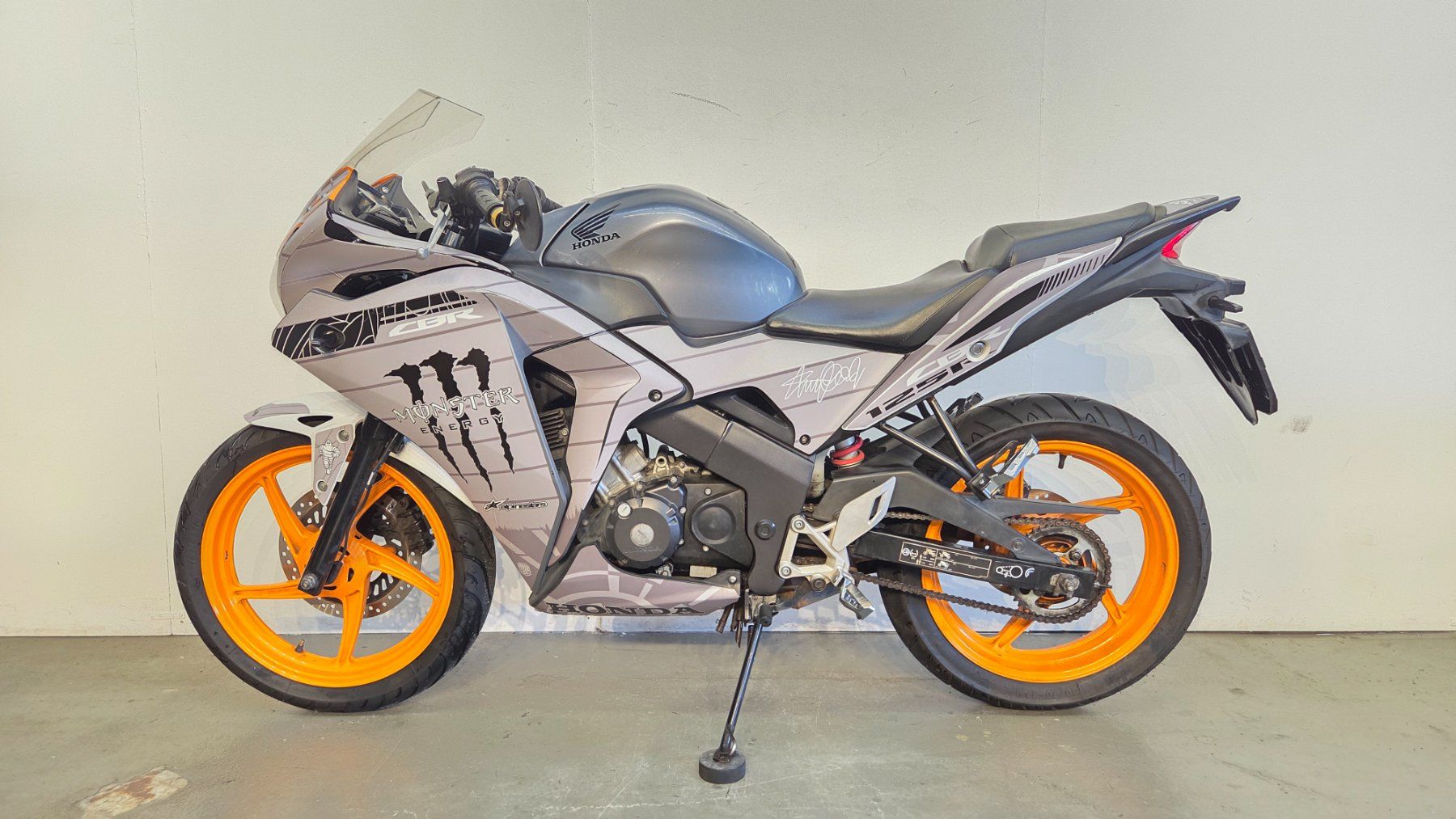 Honda Strada: Honda CBR 125 R – Usato da Tägerschen venduto da Moto-Welt 1
