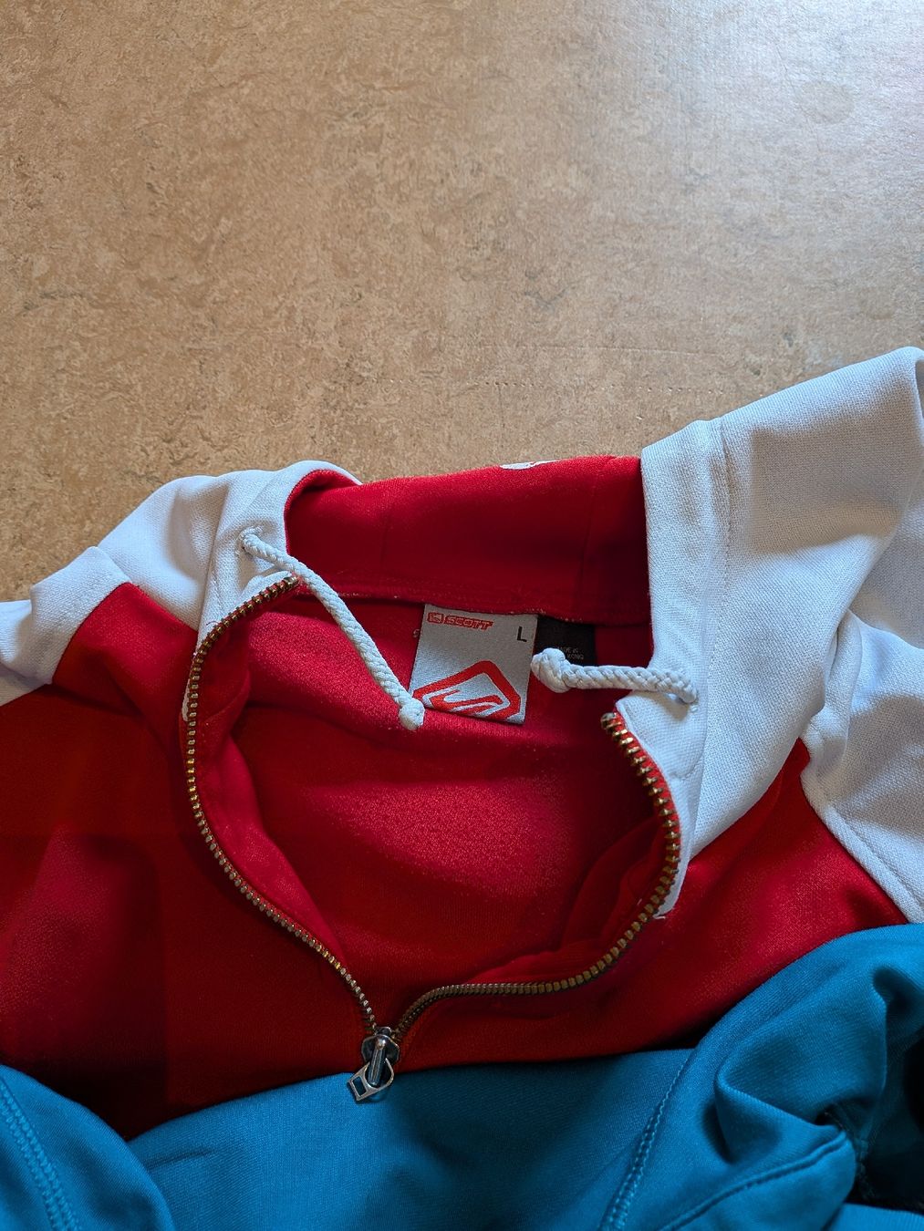 Lotti di vestiti: Kleiderpaket S – Usato da Oberägeri venduto da cdoppi 8