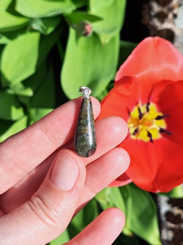Ciondoli: Schweizer Granat & Peridotit Anhänger – Nuovo e nell'imballaggio originale da Richterswil venduto da Viorella