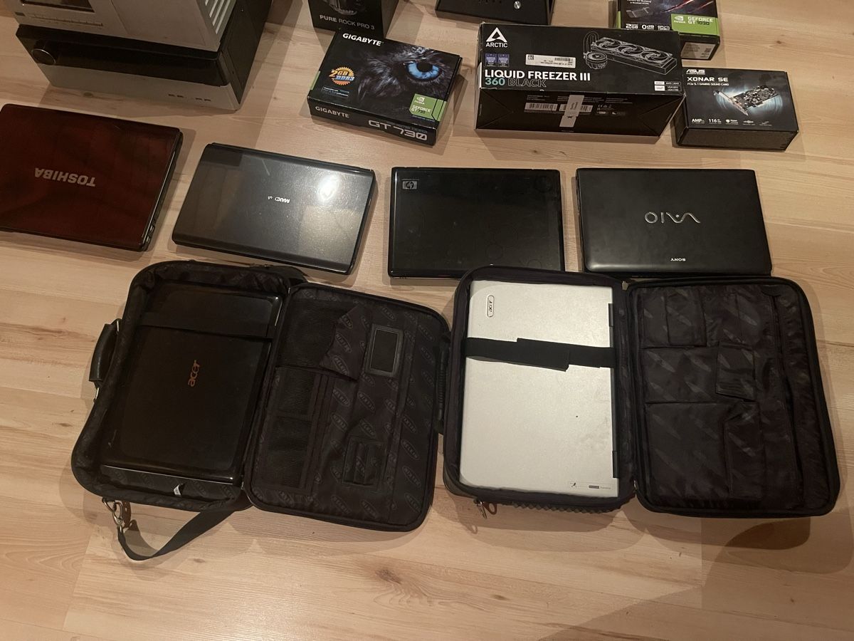 PC: Diverse Pc Komponente und Notebooks  – Usato da Edlibach venduto da sonypower89 1
