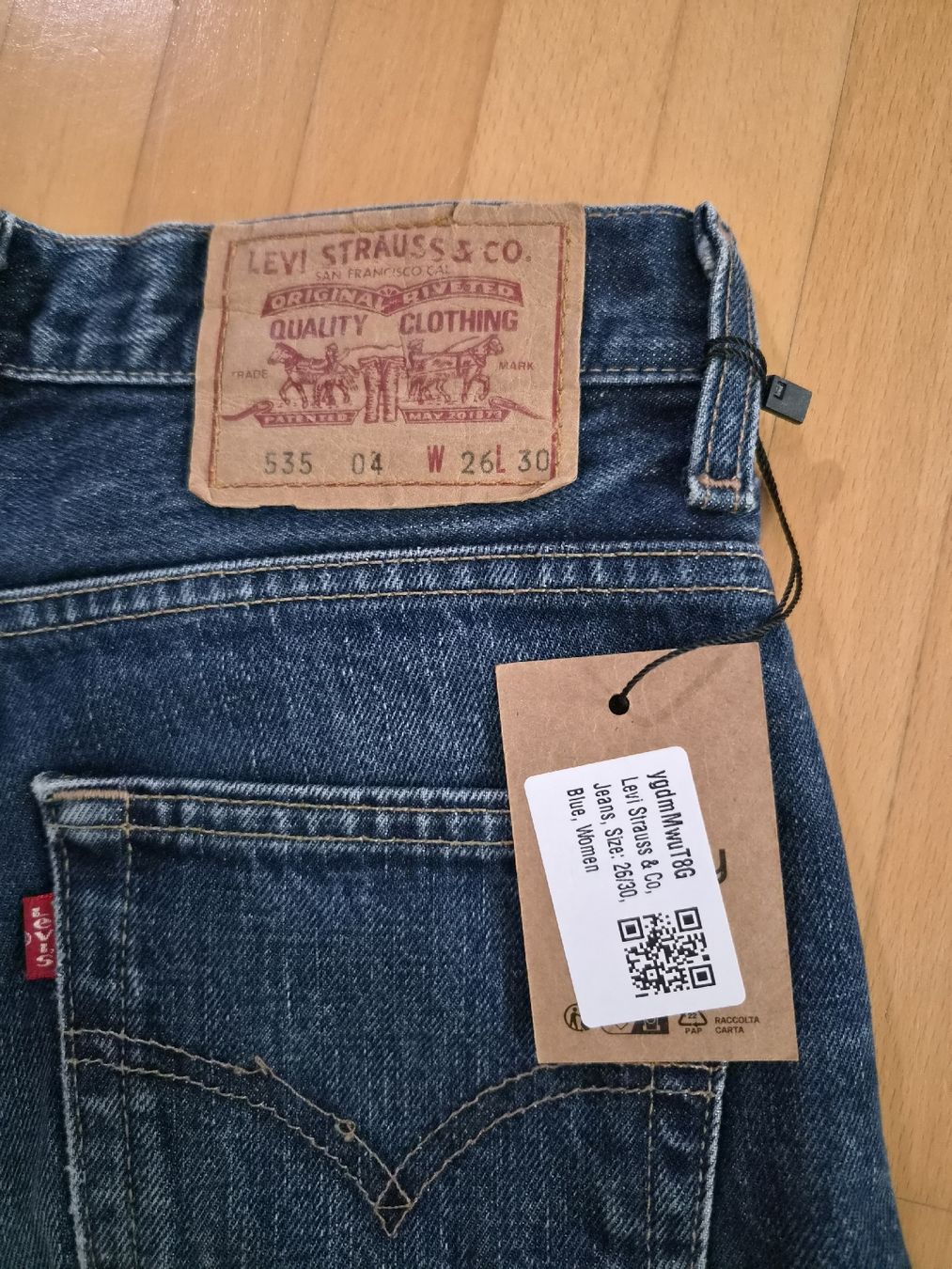 Levi's Jeans: Levi's cropped jean 26/30 – D'occasion à Männedorf par vic_mnd 2