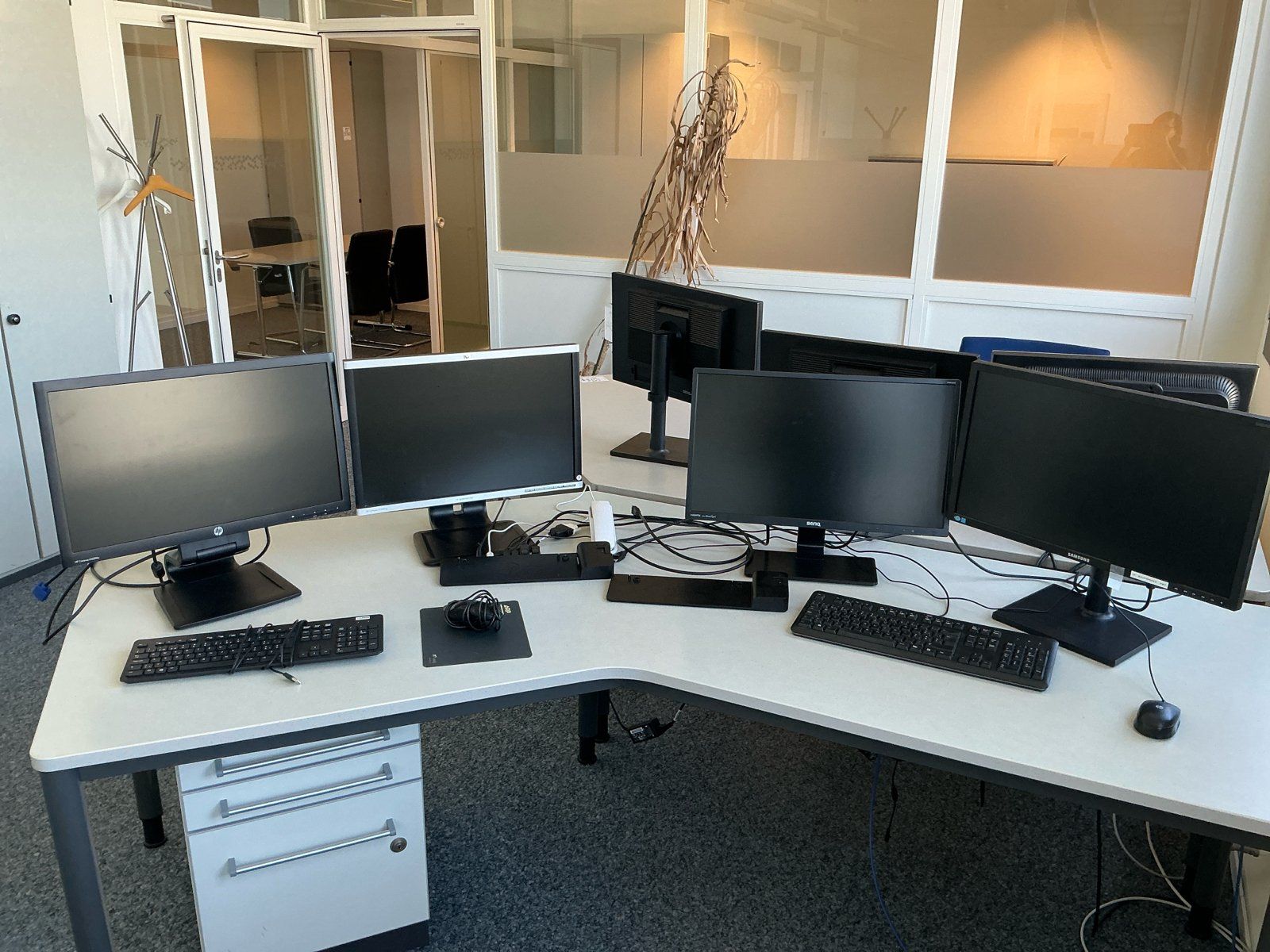 Monitor: Posten mit IT Zubehör – Usato da Zürich venduto da PIPM_Switzerland