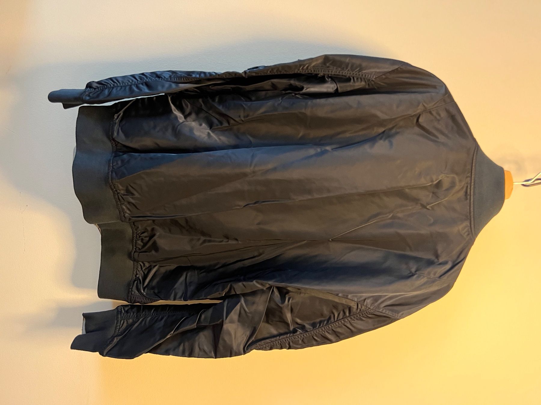 Alpha Industries Giacche: Alpha Industries Bomberjacke – Usato da Schlieren venduto da svenbaettig 1