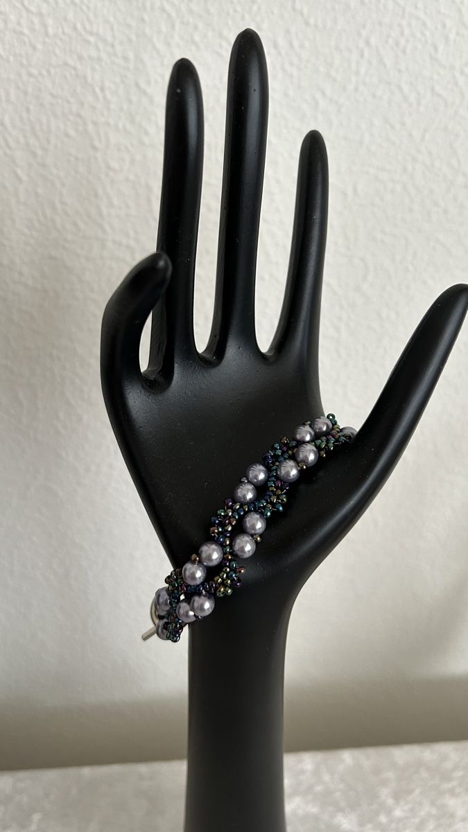 Bracciali & Braccialetti: Perlenarmband, elegant, schöne Farben, Handarbeit, Perlen – Nuovo (secondo la descrizione) da Ettiswil venduto da nat_9vgc 1