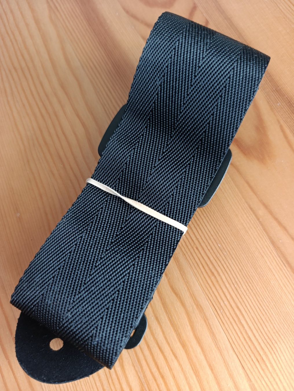 Gibson Strumenti musicali: Gibson Gitarrengurt – Nuovo (secondo la descrizione) da Bern venduto da sim_8y66 1