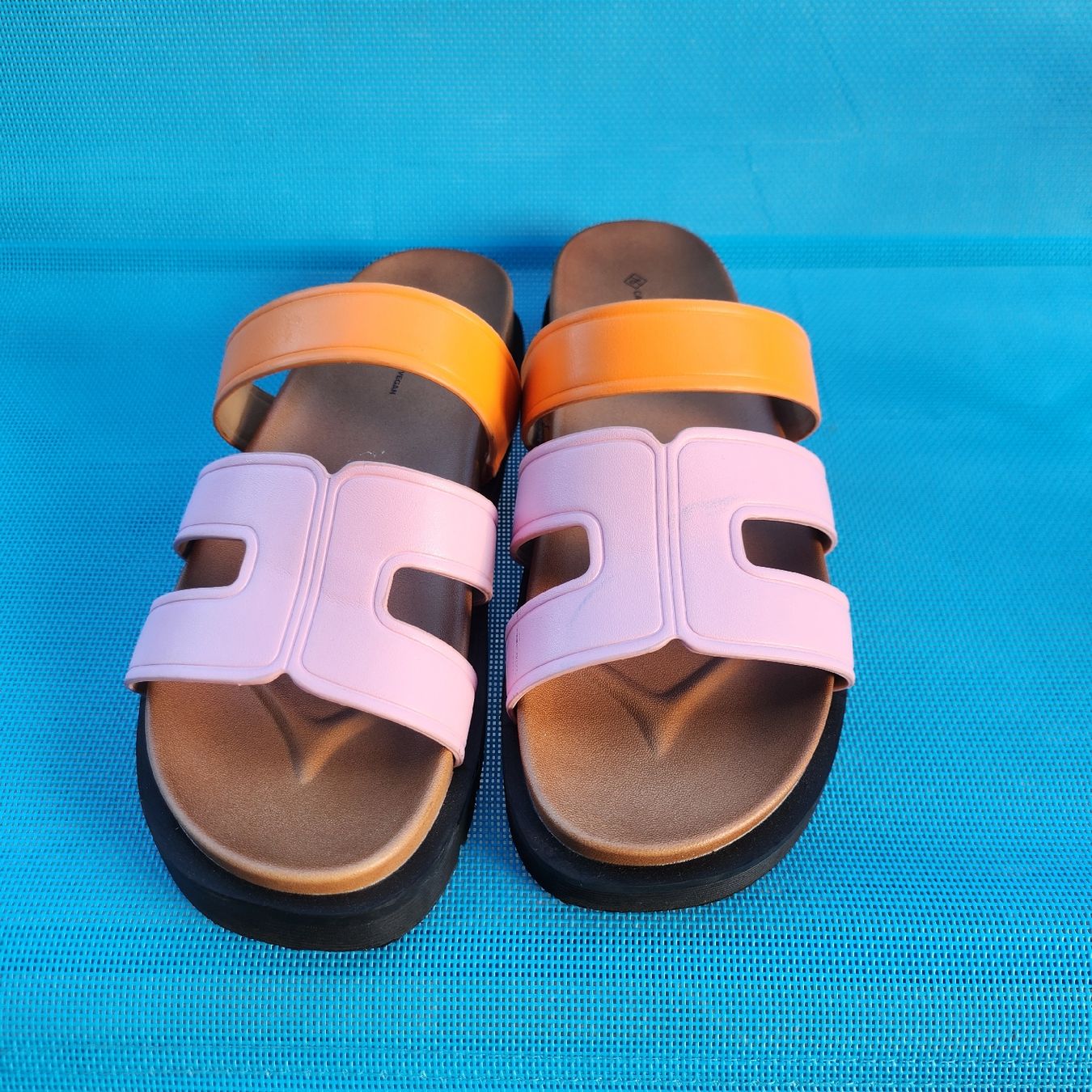 Chaussures femmes: Pantoletten vegan, Gr. 38 – D'occasion à Forch par ang_bhq6