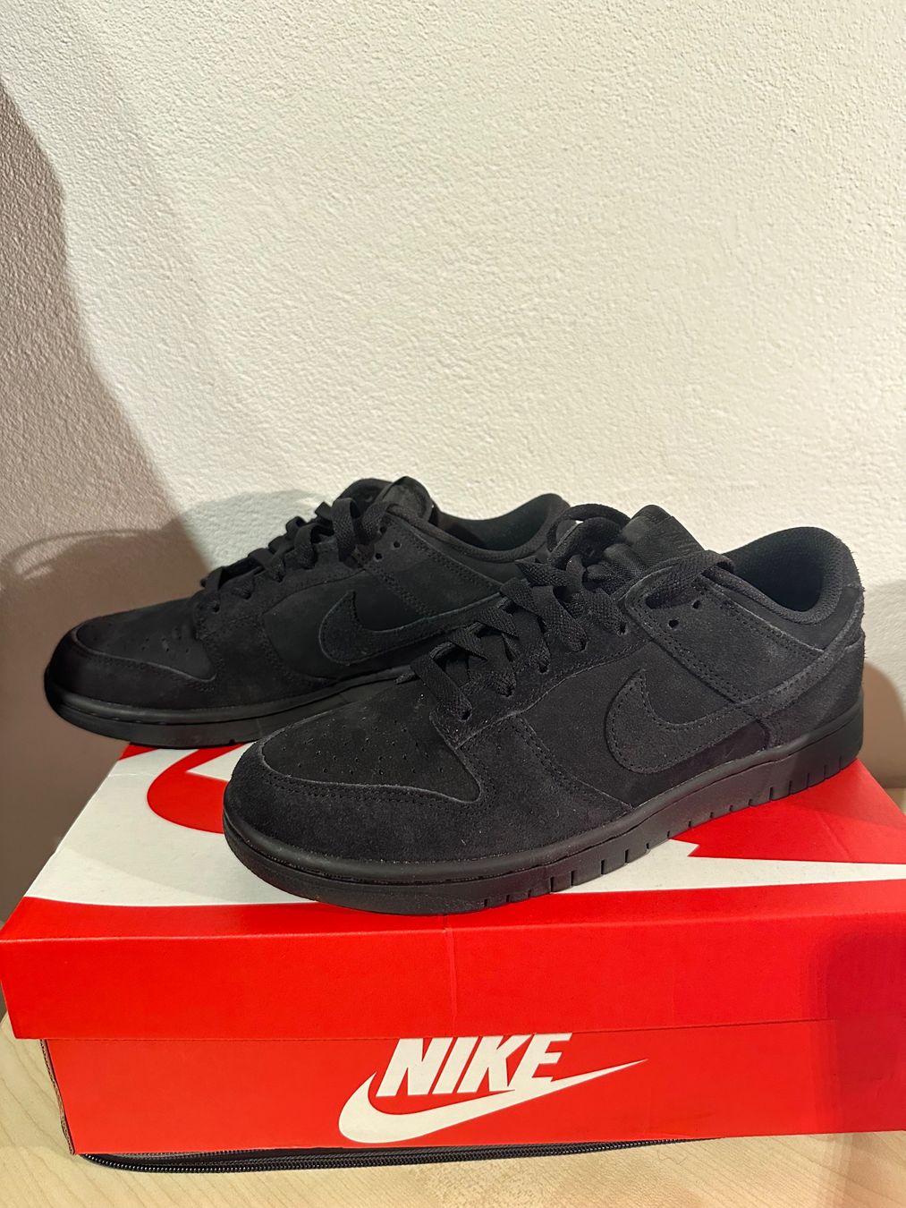 Nike Scarpe da uomo: NIKE DUNK LOW RETRO SE Black – Nuovo (secondo la descrizione) da Davos Platz venduto da naplda