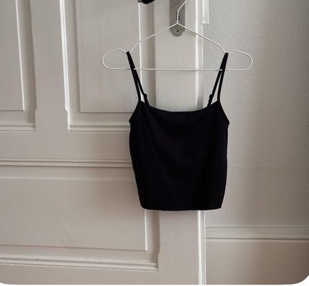 schwarzes Top