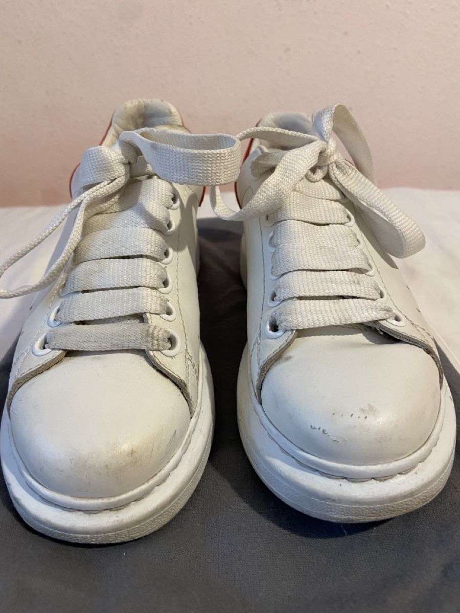 Alexander Mcqueen Damenschuhe: Baskets Alexander McQueen blanches et rouges à moitié prix ! – Gebraucht aus Chêne-Bougeries von sor_9rzp 5