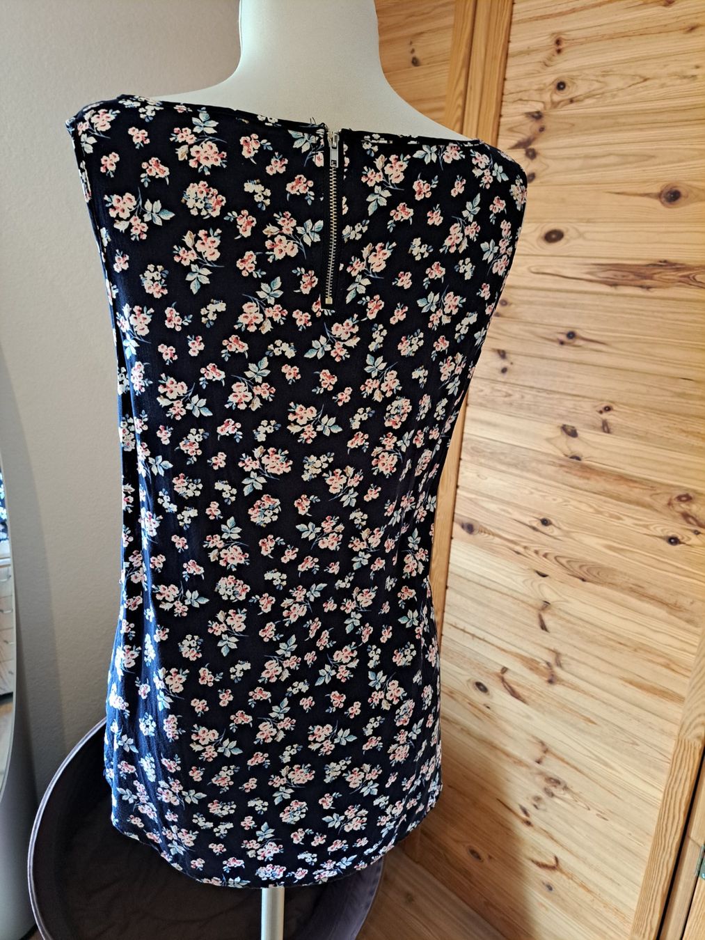 Tops: Sommerliches Top mit Blumenmuster, Grösse L – Gebraucht aus Rafz von MuriFinn 1