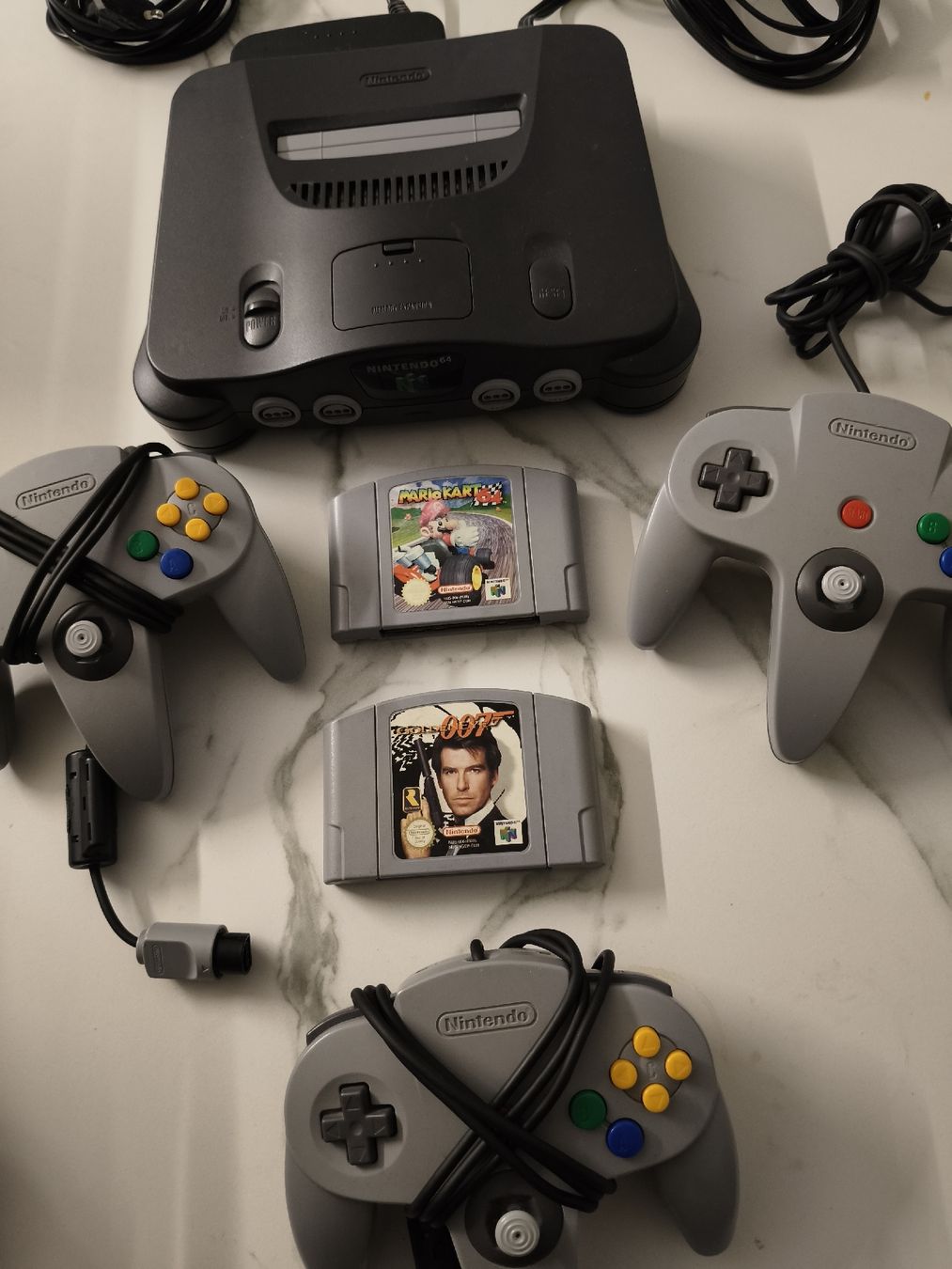 Nintendo Konsolen: Nintendo 64 Konsole mit 3 Controller & 2 Spiele Top! – Gebraucht aus Oensingen von ece_8k7q 3