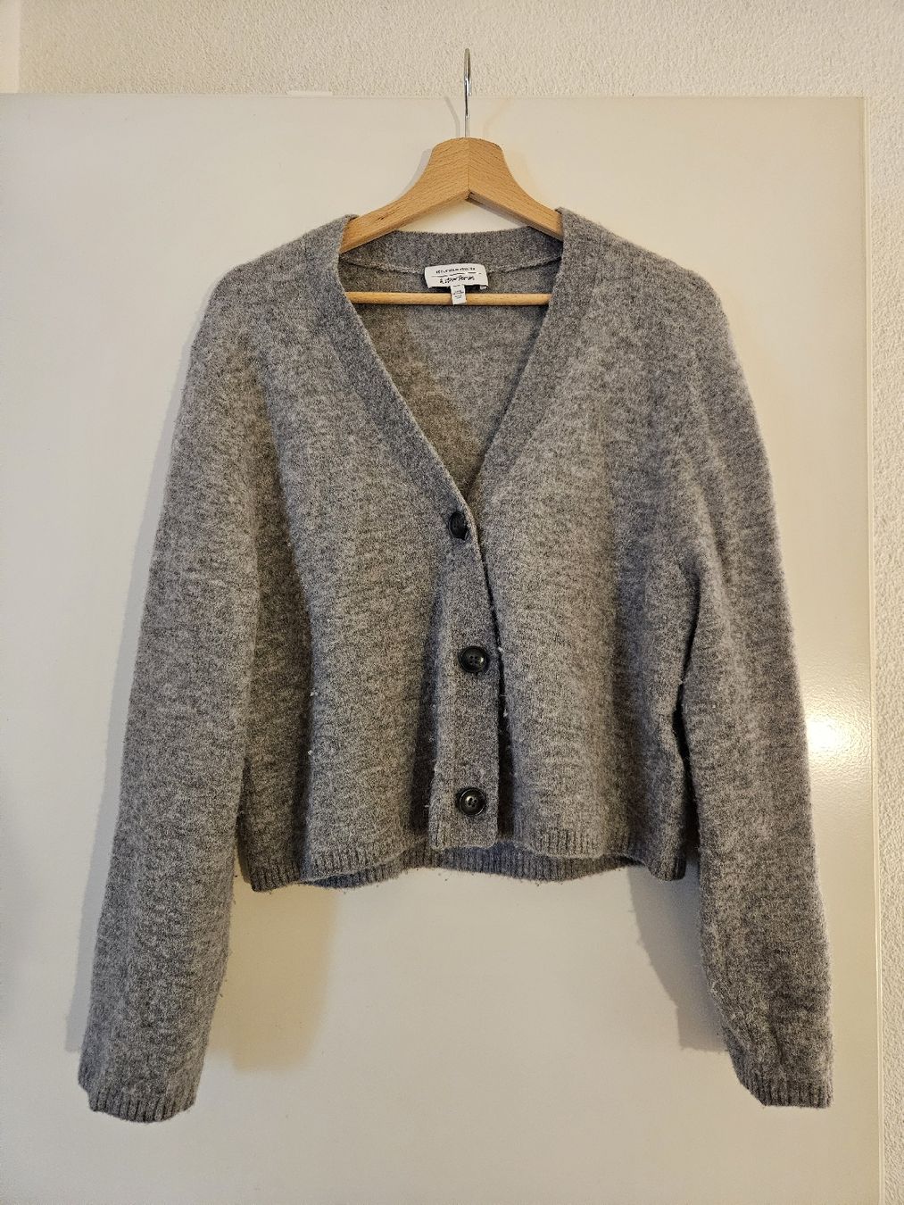 Other Stories Pullover & Sweatshirts: Strickjacke grau Grösse M guter Zustand – Gebraucht aus Bern von maldorafaela