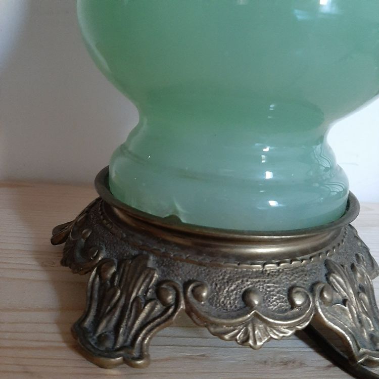 Lampe de table ministérielle verre vert en laiton fabriqué en Italie